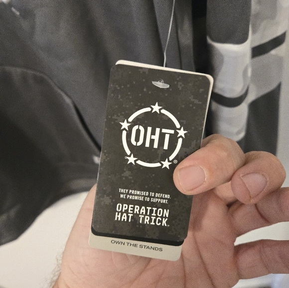 NWT Georgia Bulldogs Hoodie Sweatshirt Military Appreciation Gray Men Size Large - Picture 5 of 9